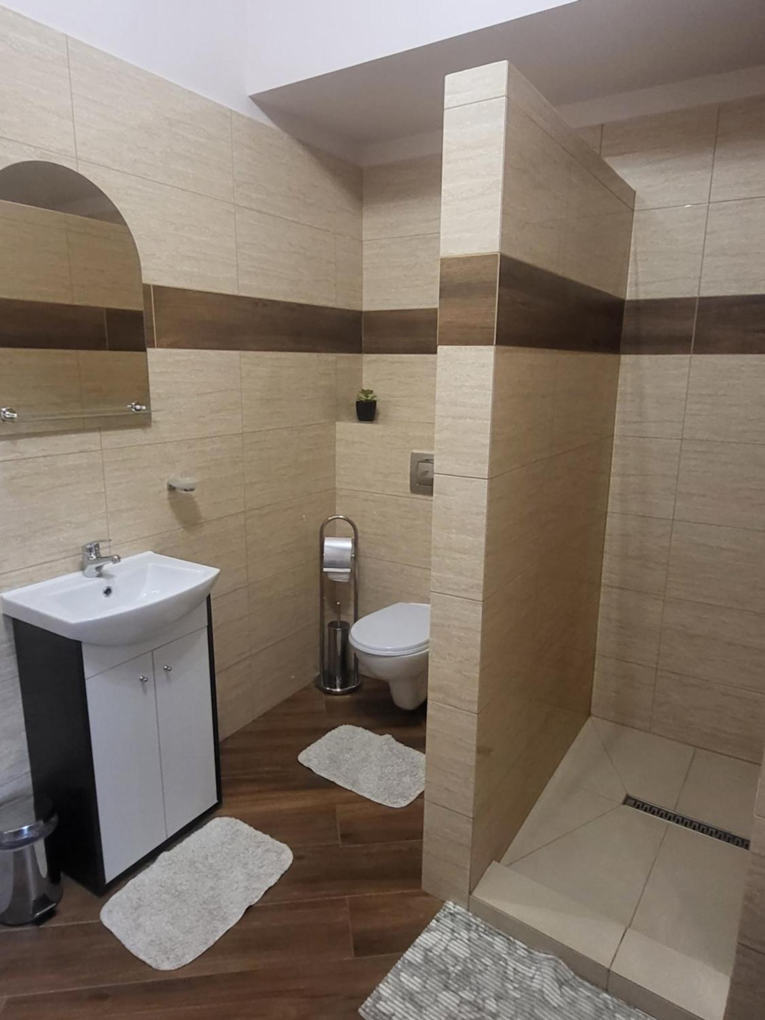 Sum Restauracja & Hotel Meszna Dış mekan fotoğraf
