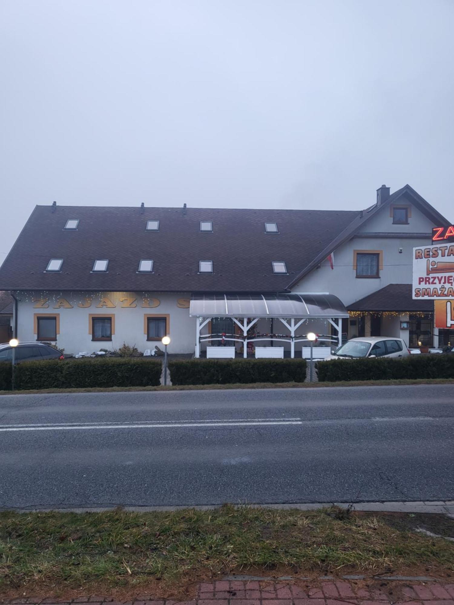 Sum Restauracja & Hotel Meszna Dış mekan fotoğraf