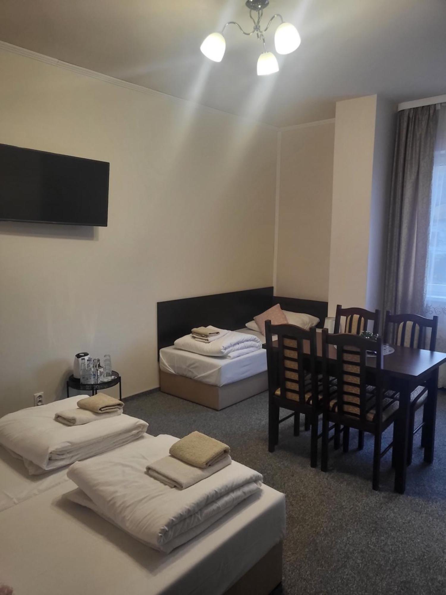 Sum Restauracja & Hotel Meszna Dış mekan fotoğraf