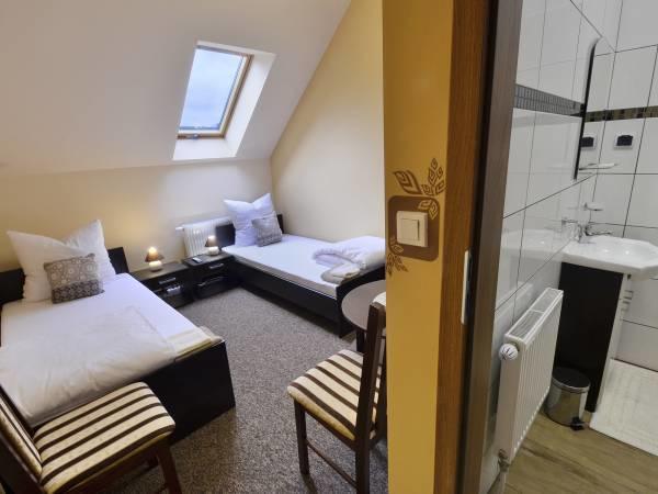Sum Restauracja & Hotel Meszna Dış mekan fotoğraf