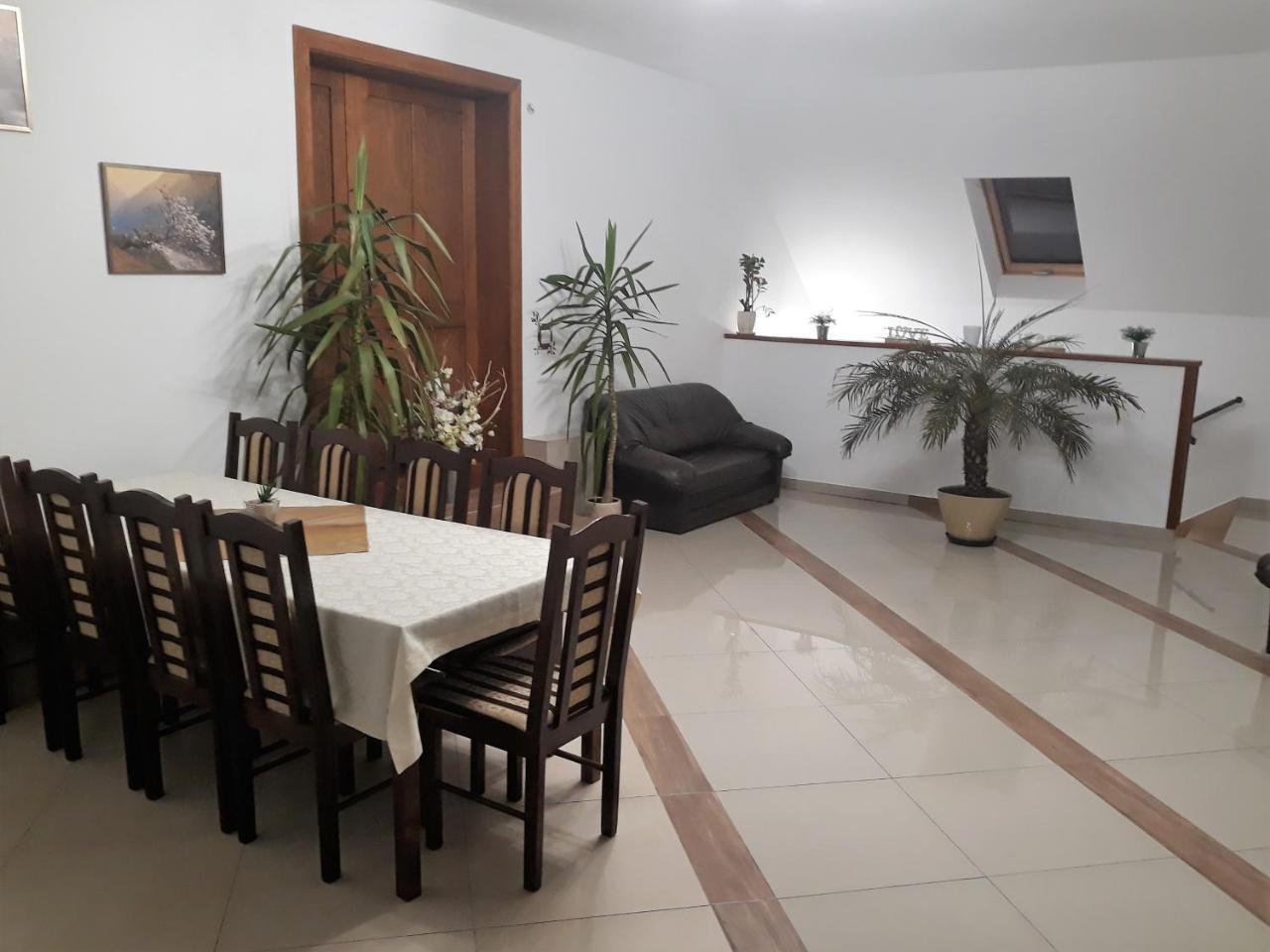 Sum Restauracja & Hotel Meszna Dış mekan fotoğraf