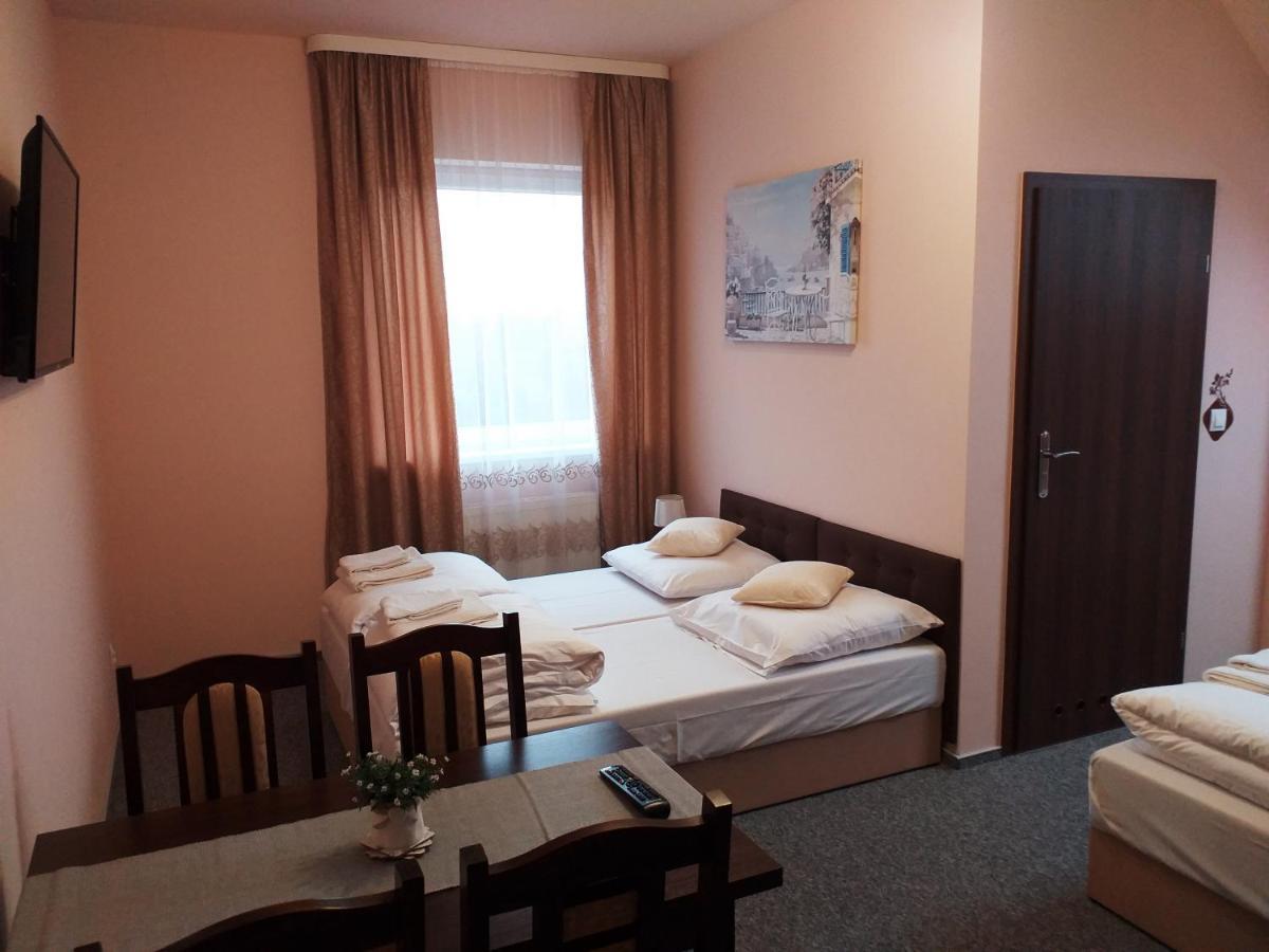 Sum Restauracja & Hotel Meszna Dış mekan fotoğraf