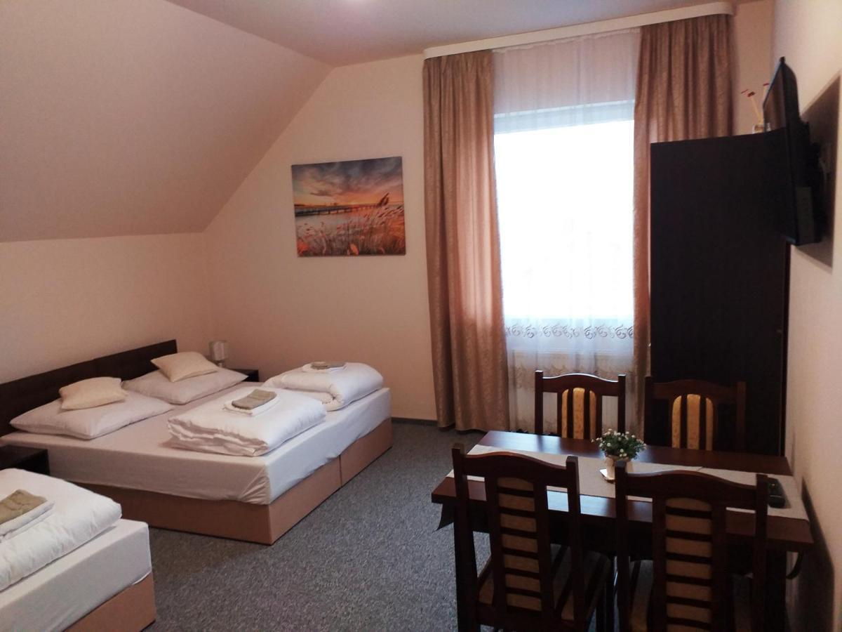 Sum Restauracja & Hotel Meszna Dış mekan fotoğraf