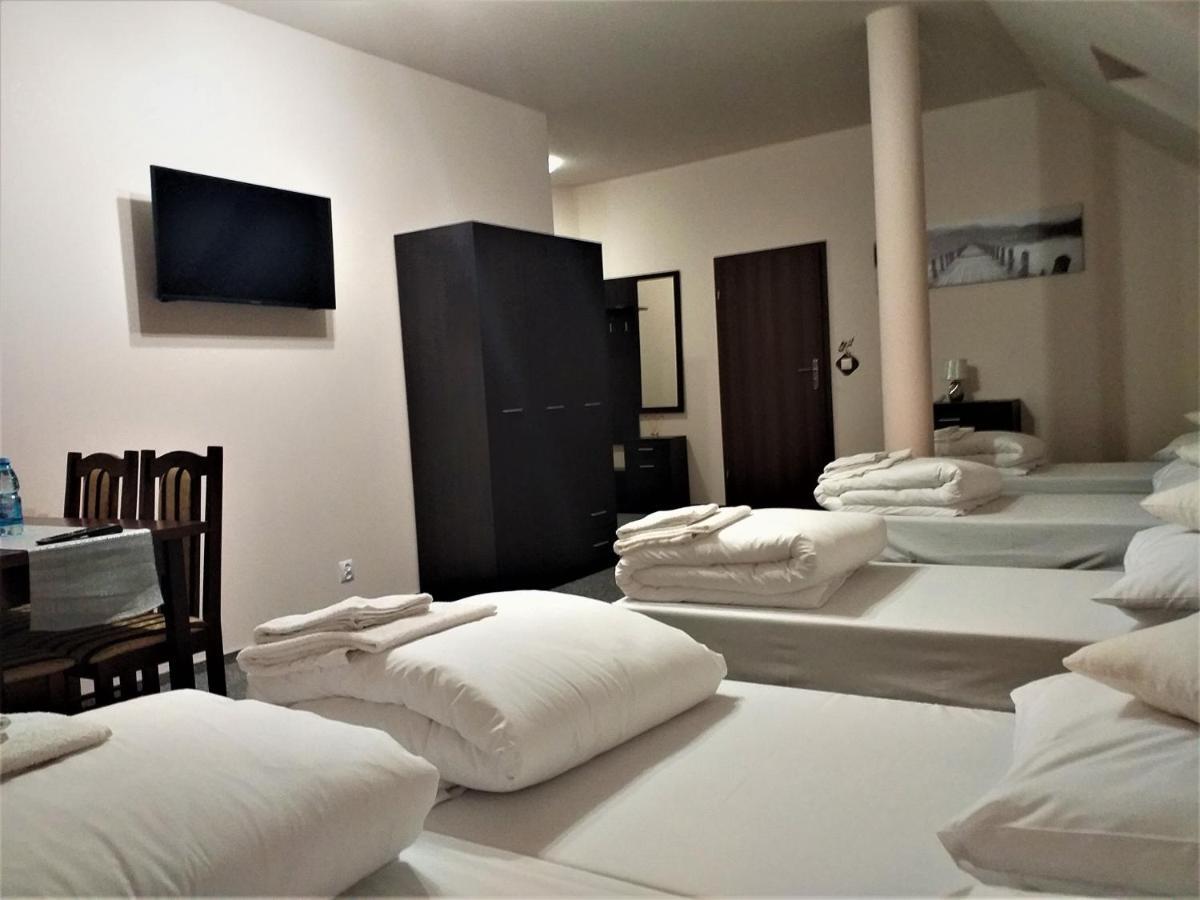 Sum Restauracja & Hotel Meszna Dış mekan fotoğraf