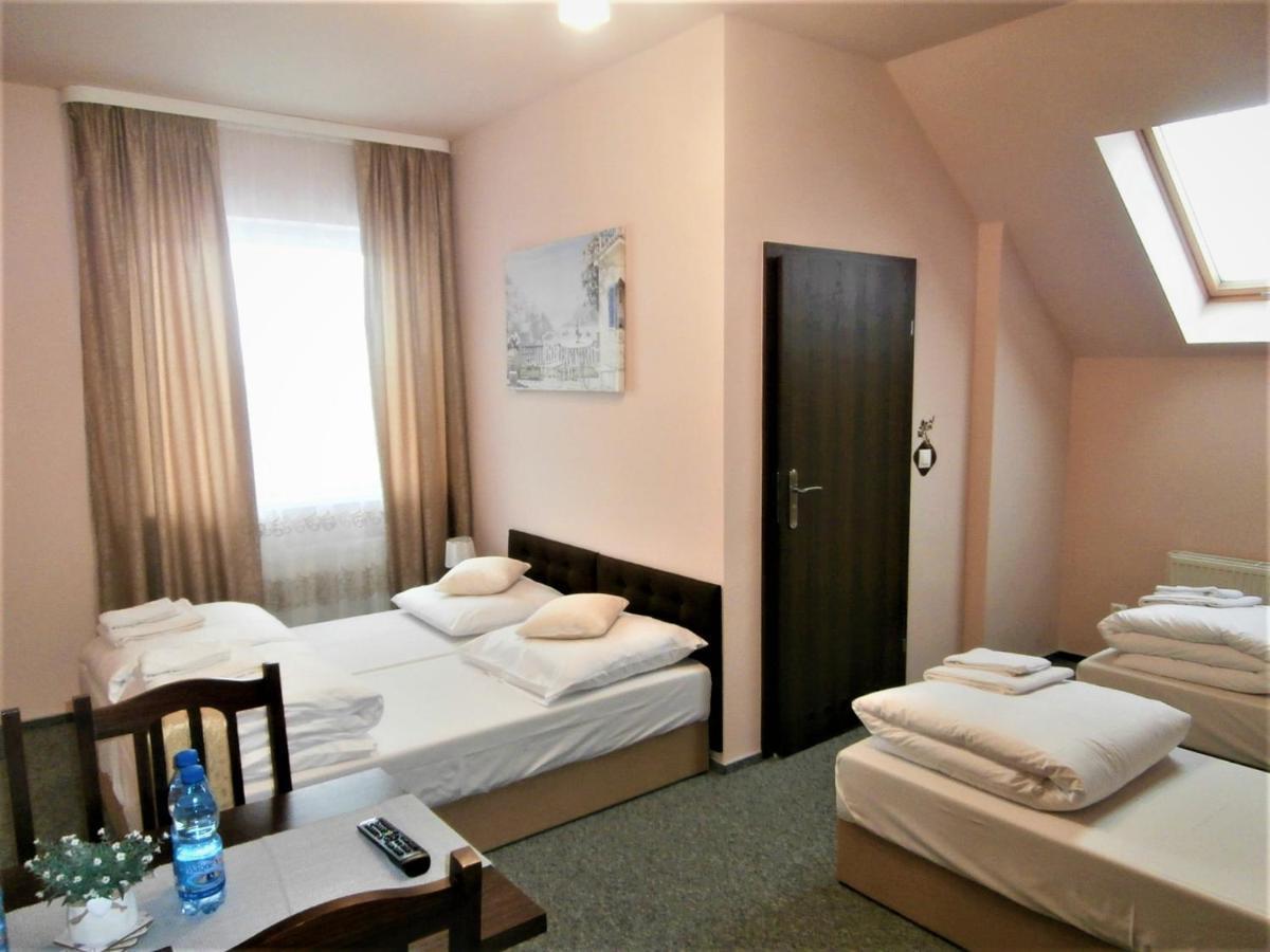 Sum Restauracja & Hotel Meszna Dış mekan fotoğraf