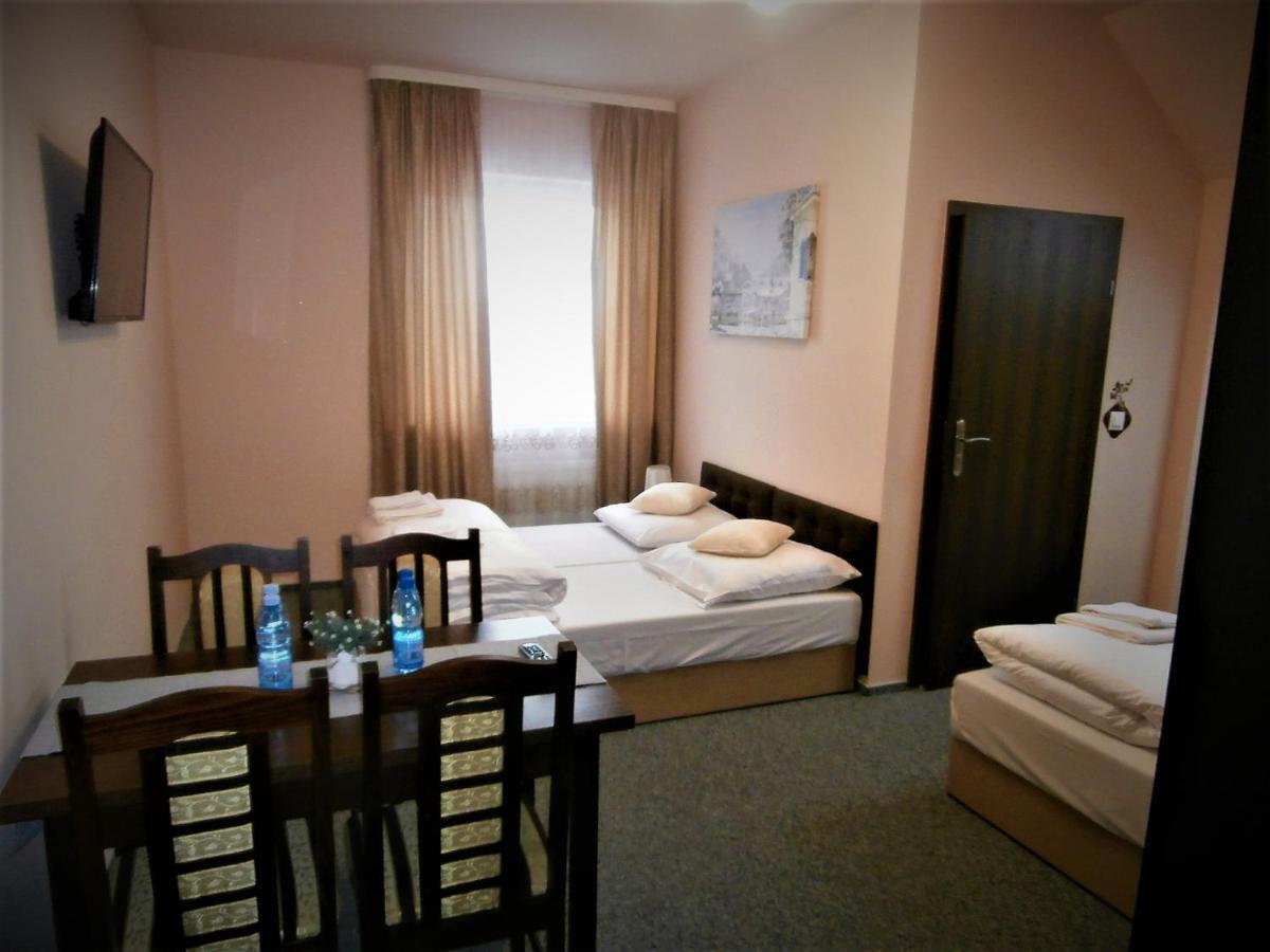 Sum Restauracja & Hotel Meszna Dış mekan fotoğraf