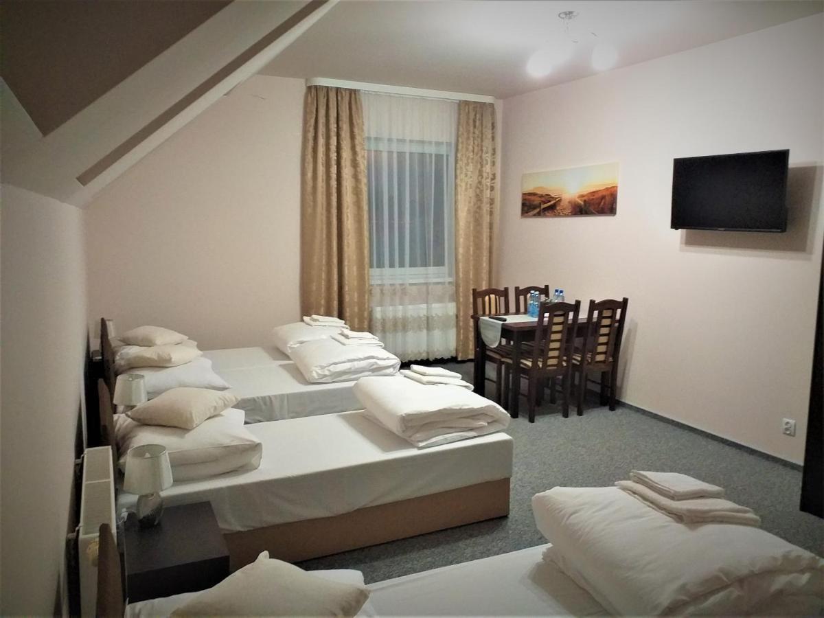Sum Restauracja & Hotel Meszna Dış mekan fotoğraf